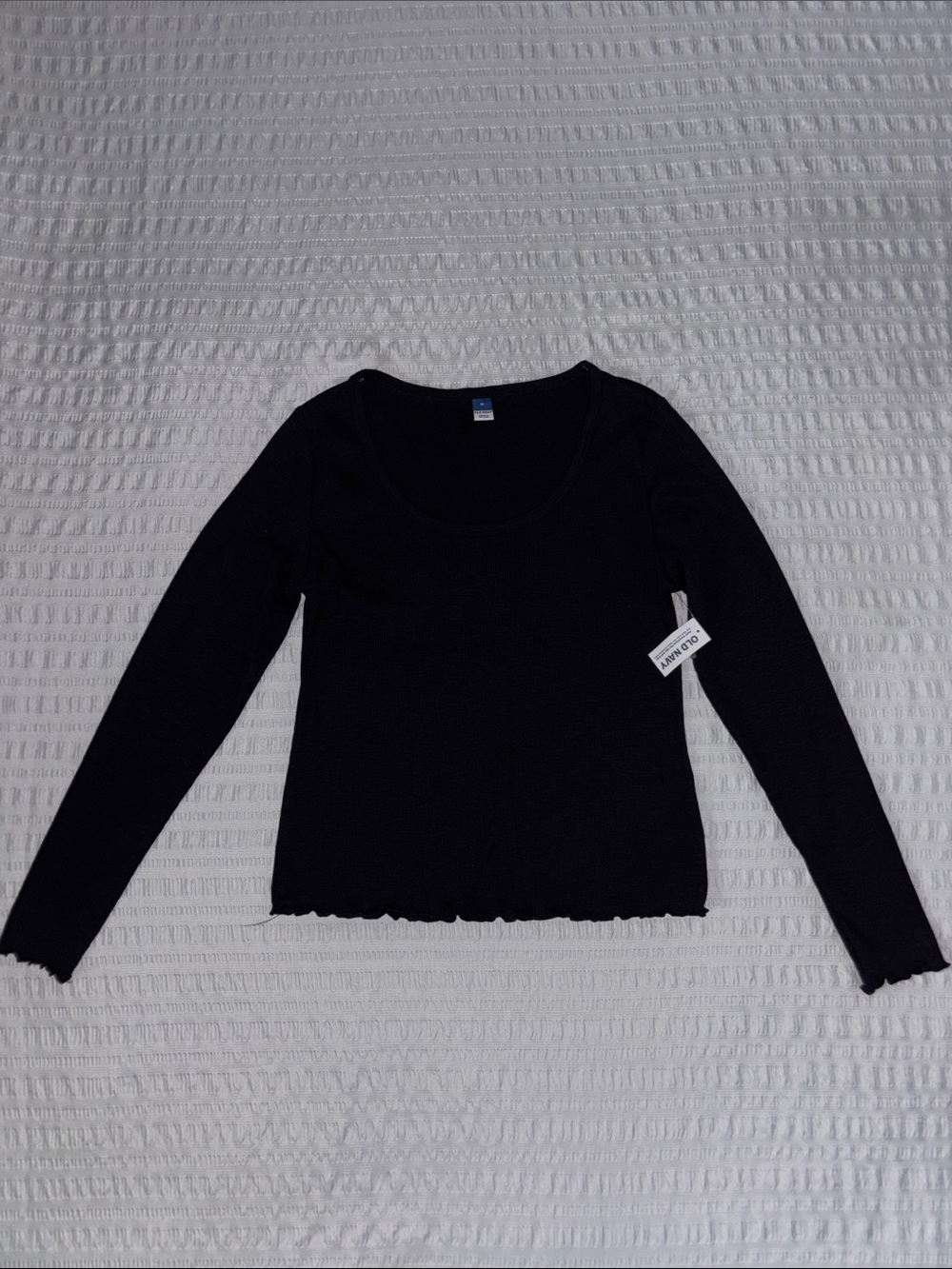 Old Navy Sz M Black Long Sleeve Scoop Neck Top w scalloped edges on sleeve/waist
